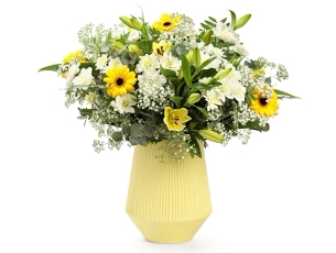 זר פרחים 'בלה' בגווני לבן וצהוב